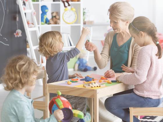 RISKOFF — Arbeidsmiljø, arbeidsrelaterte helseproblemer og belastninger i kvinnedominerte arbeidsplasser i offentlig sektor