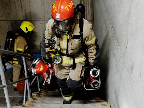 Termisk stress og personlig verneutstyr for brannkonstabler