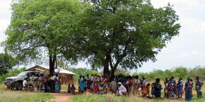 More decentralisation of health services in poor countries would strengthen the war on TB, say Norwegian researchers. This image is from Malawi. Photo: Stine Hellum Braathen/SINTEF