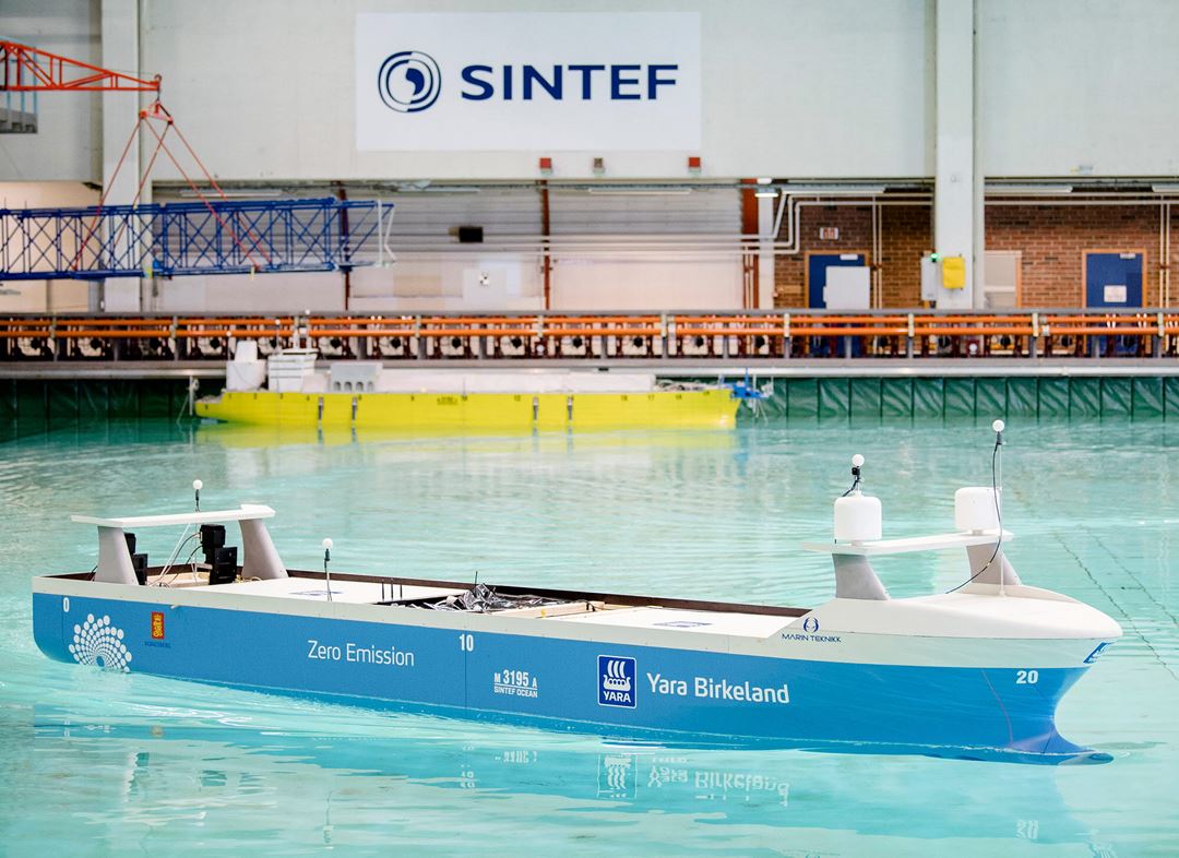 Model of autonomous ship in the Ocean Basin