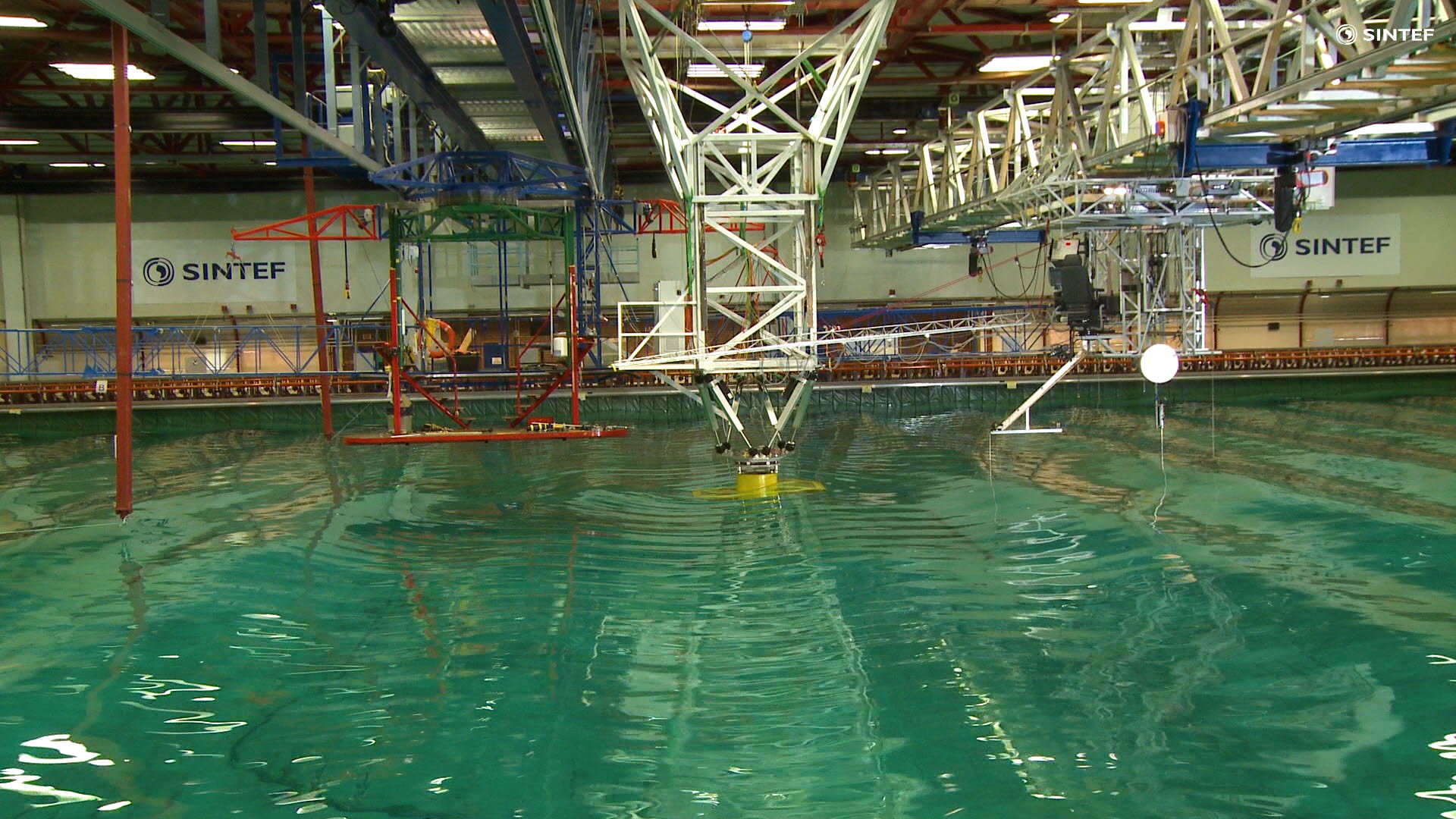 Model test in Ocean Basin