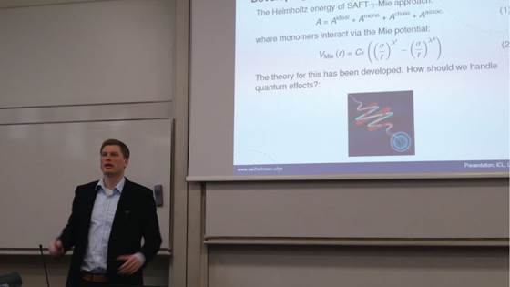 Original boble- og dråpeforskning gir realfagspris til SINTEF forsker