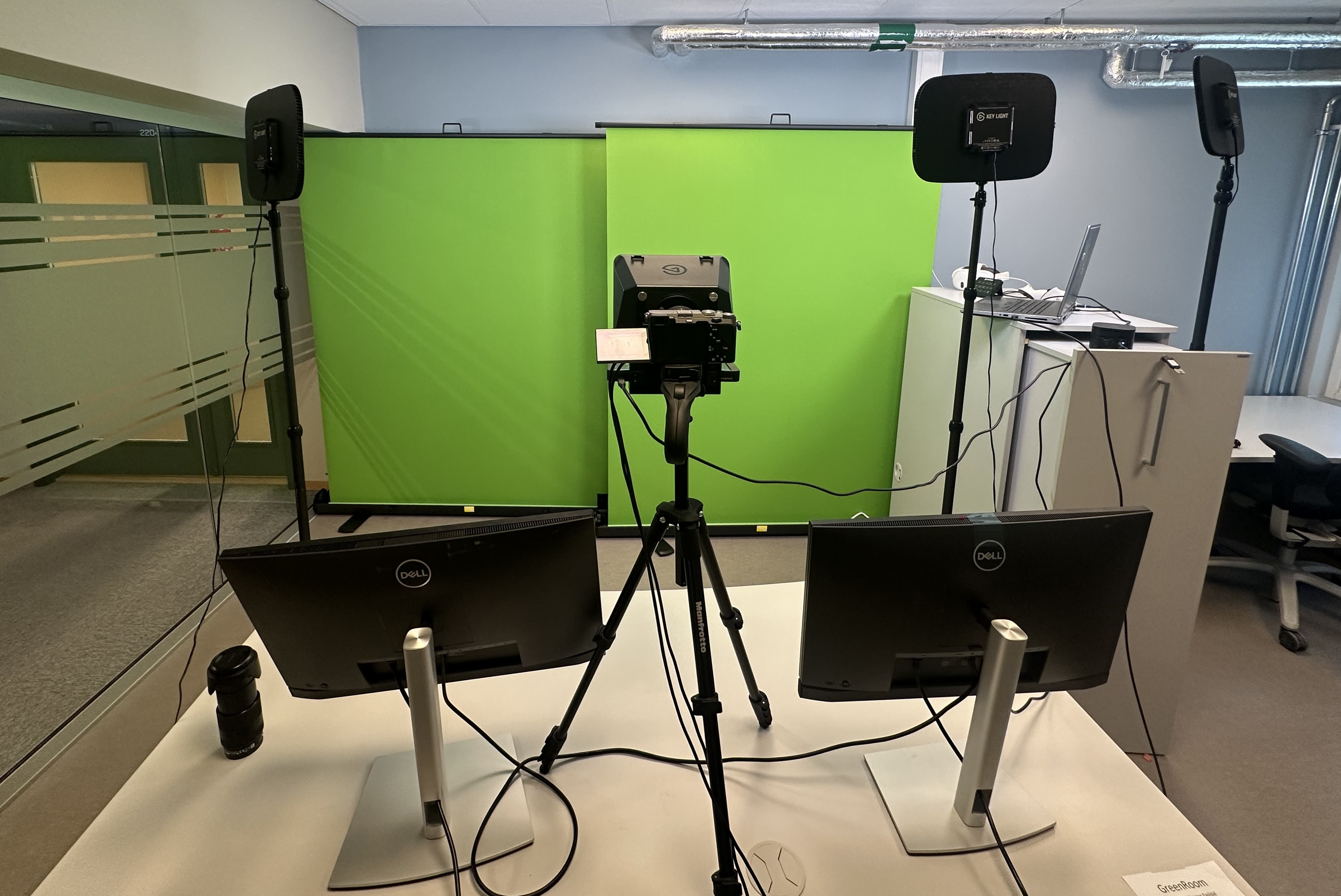 Camera and green screen in mLab