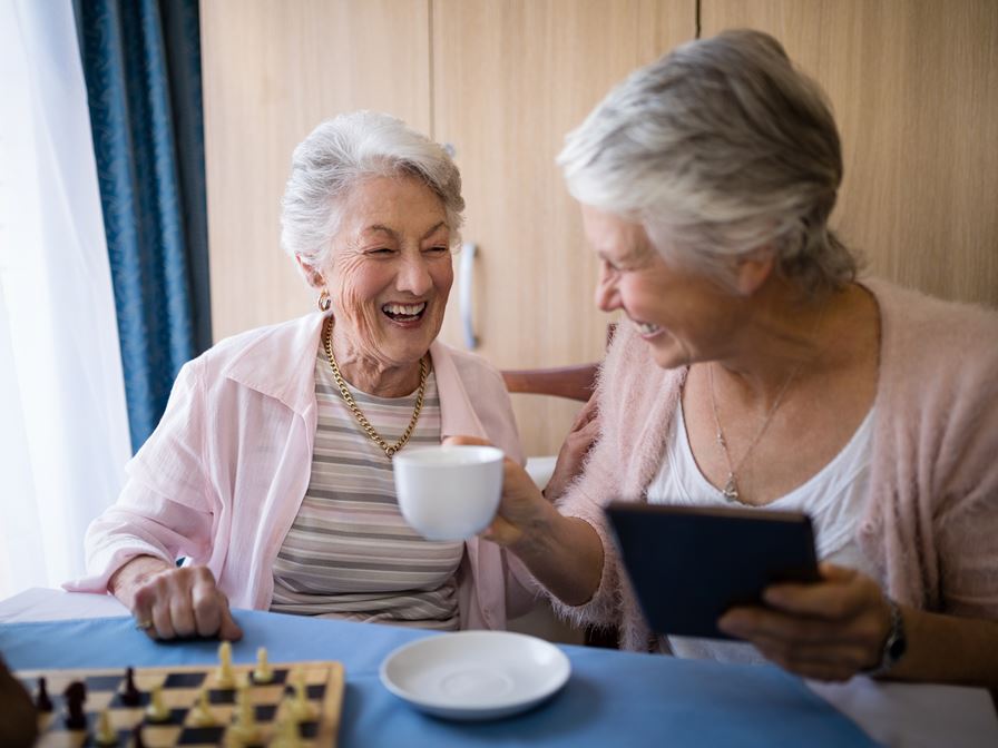 SMILE – Støtte til eldre hjemmeboende mennesker ved hjelp av smart teknologi