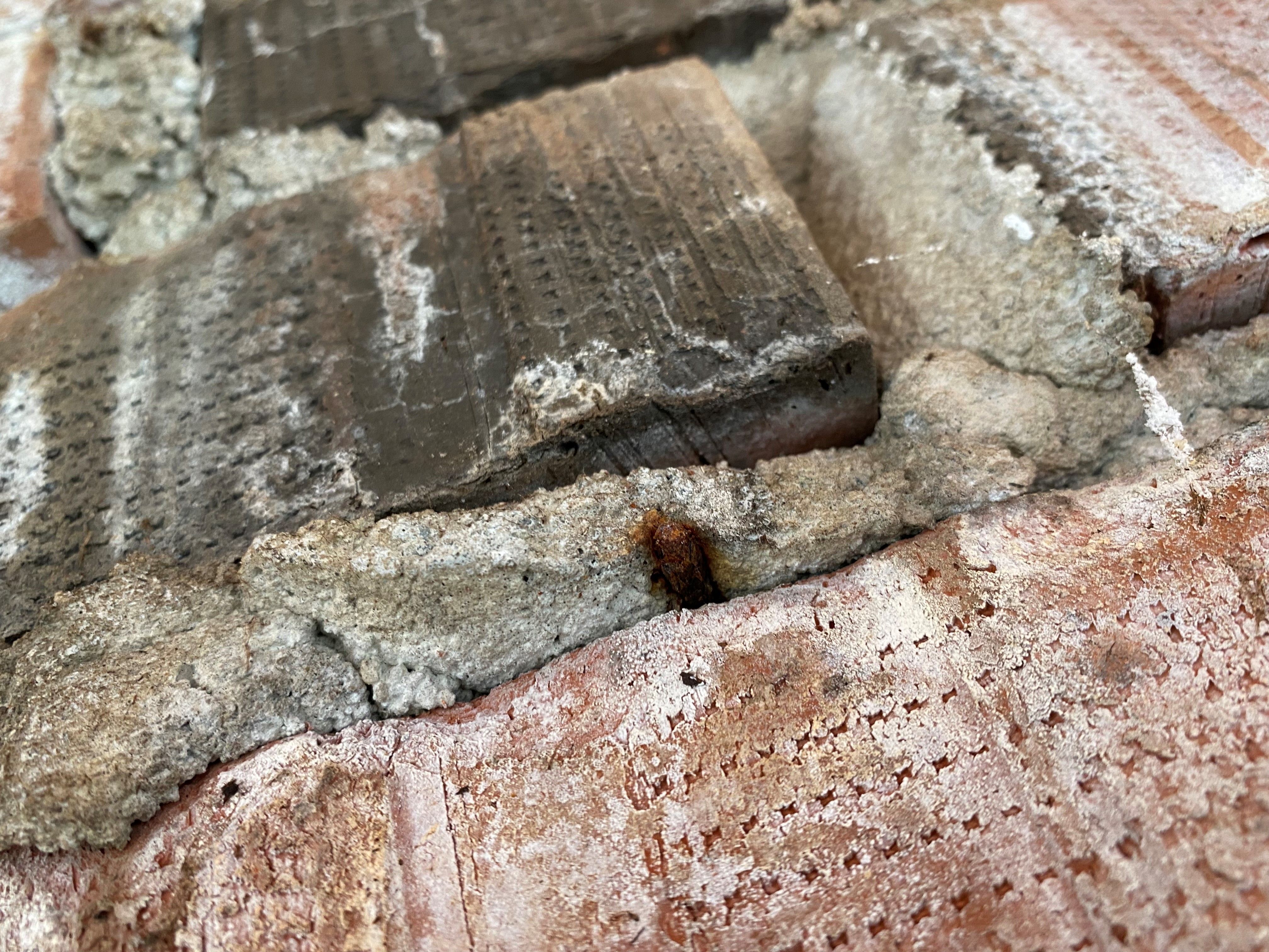 Unngå kollaps av eldre teglforblendinger som følge av korrosjon i bindere