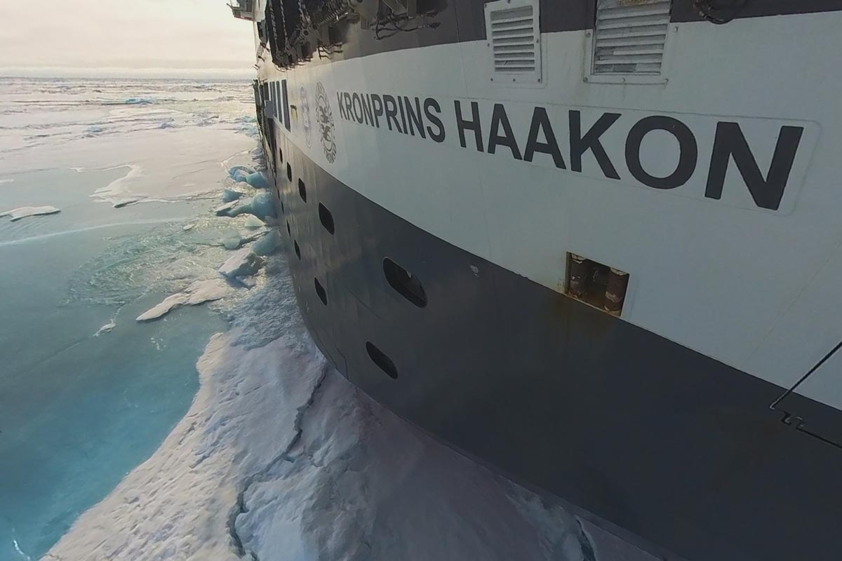 Både Polarstern og Kronprins Haakon har vært i områder med veldig tung is den siste tiden.