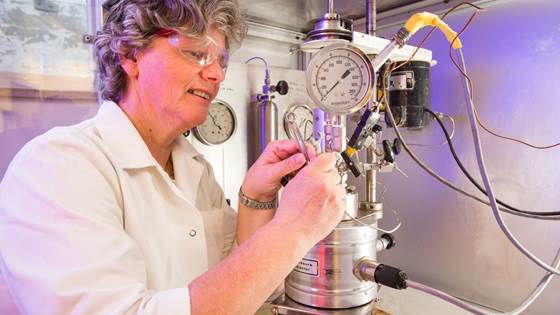 Laboratorium for testing av katalysatorer og adsorbenter