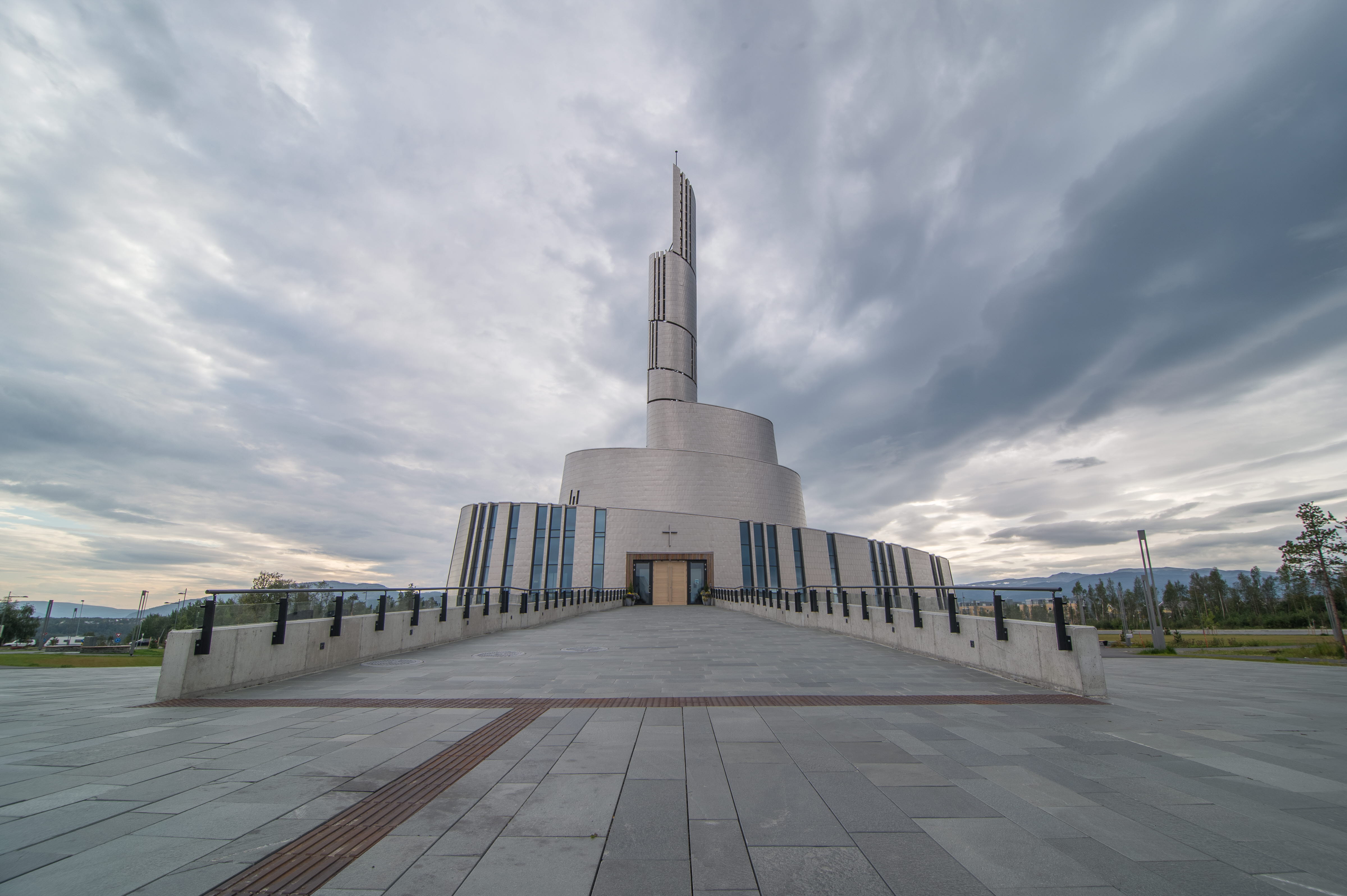 Nordlyskatedralen i Alta