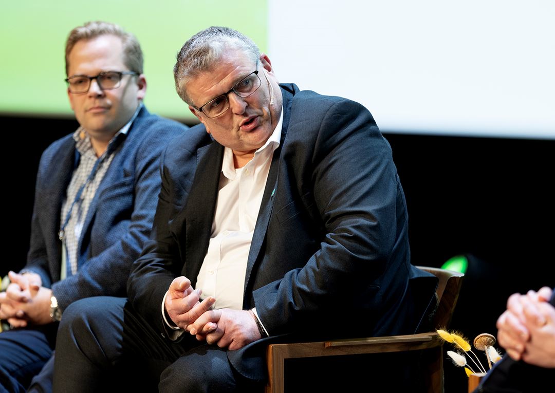 President i Tekna, Lars Olav Grøvik (til høyre), til venstre: EVP Corporate Development og Deputy CEO, Lars Røsæg, i Yara