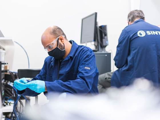 Nytt laboratorium og SINTEFs 150 batteriforskere skal løfte norsk konkurransekraft på batterier