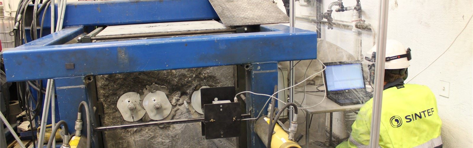 Rock Mechanical Laboratory - SINTEF