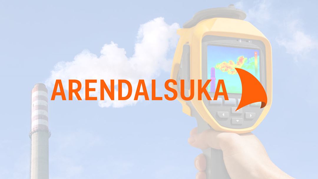 Infrared sensor measuring heat coming out of a chimney, overlayed with the Arendalsuka logo