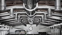 Stort ventilasjonsanlegg i et industribygg
