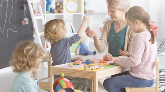 RISKOFF — Arbeidsmiljø, arbeidsrelaterte helseproblemer og belastninger i kvinnedominerte arbeidsplasser i offentlig sektor