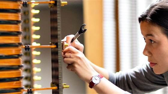 Self-healing materials