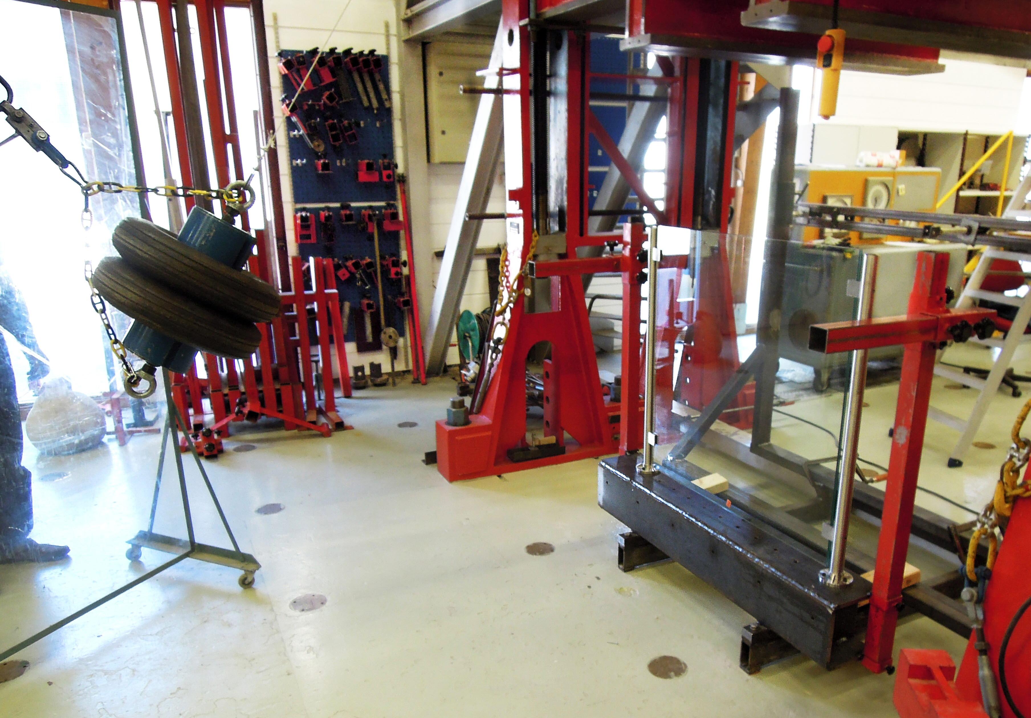 Pendeltesting glassrekkverk