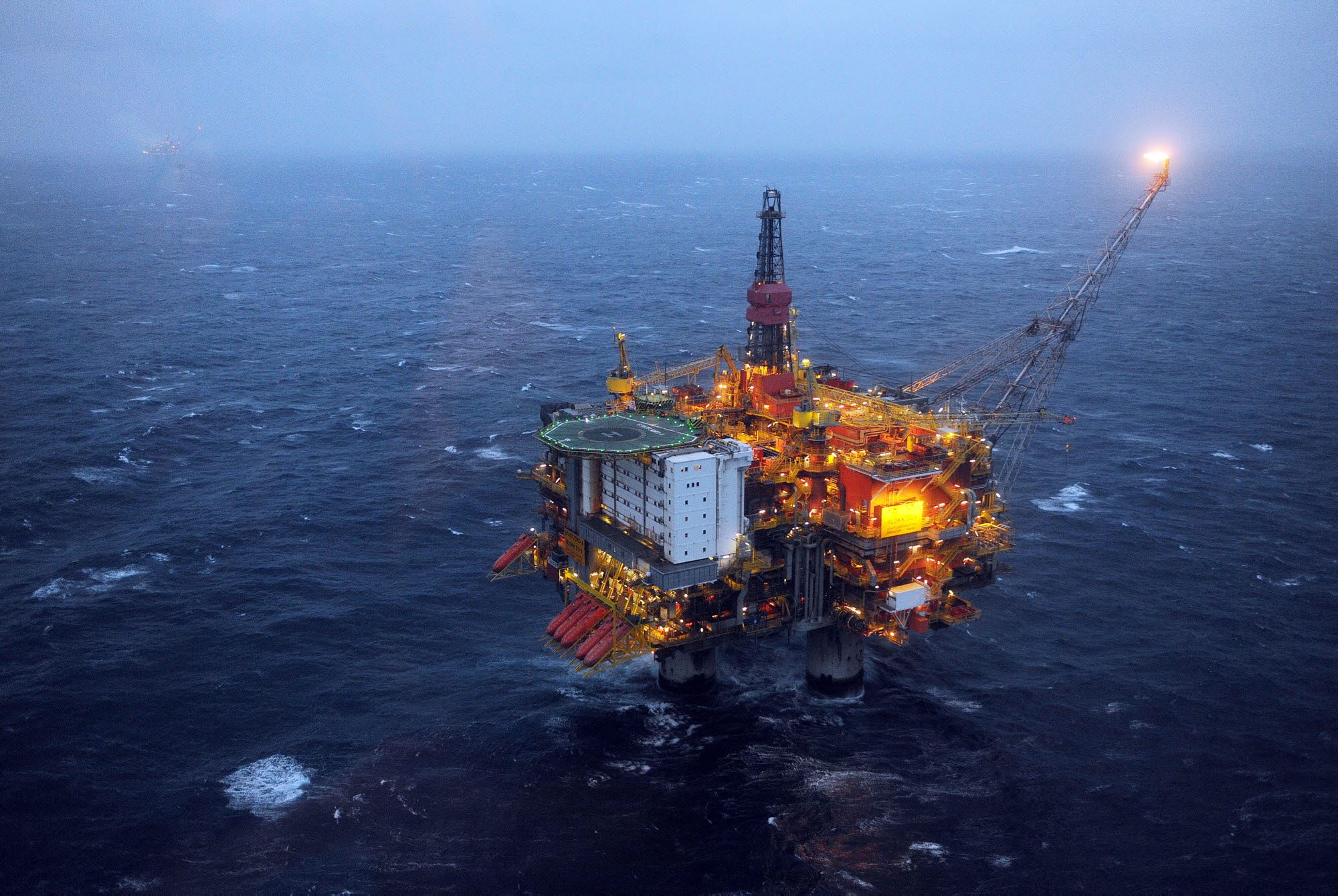 Picture of an oilrig