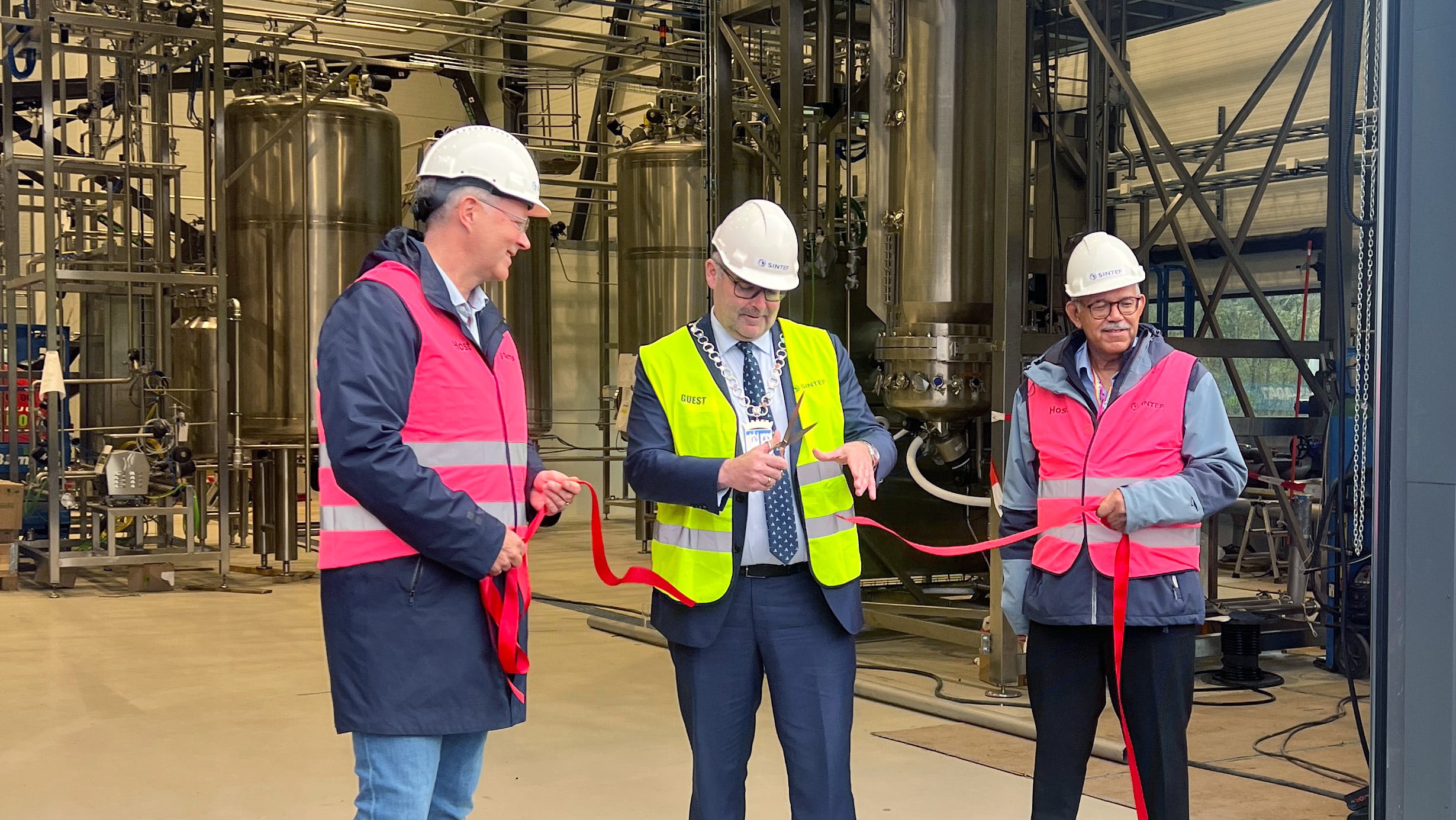 Bioprocess piloting lab officially opened: Turning CO₂ into new products