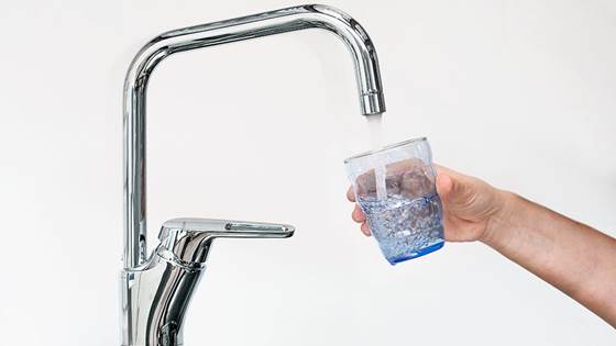 Tungmetaller i drikkevann: Dette sier lovverket