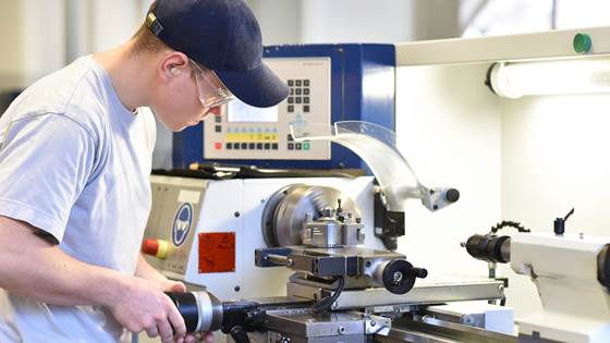 Gaver til yrkesfagene er ingen varig løsning