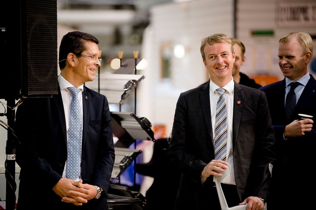 Picture of the Minister and the leader of Kongsberg