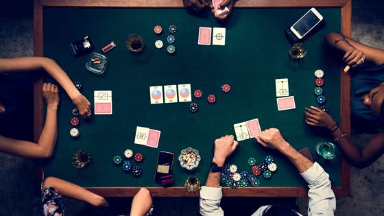Norges kuleste sommerjobb? SINTEFs sommerstudenter lanserer nytt pokerspill