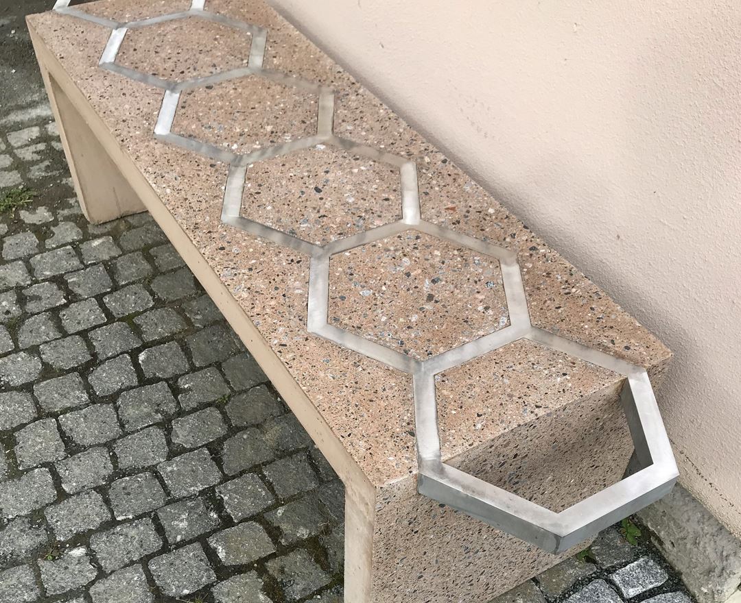 Betongbenk med aluminiumsarmering