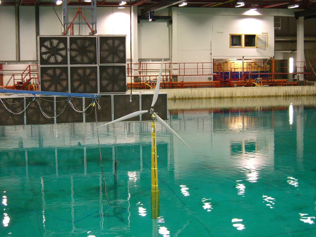 Testing of the Hywind concept at SINTEF in 2005. Photo: Peder Songedal/Equinor 