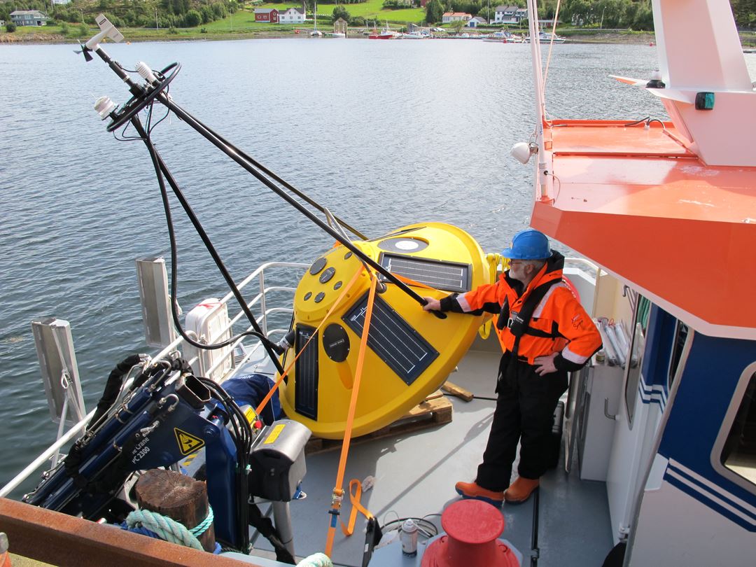 oceanographic buoy