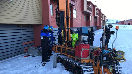 Klimaendringer truer bygg og infrastruktur på Svalbard