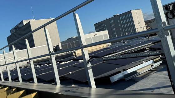 Solceller på flate tak krever nøye planlegging