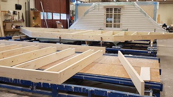 Bygg med prefabrikkerte elementer og unngå byggskader