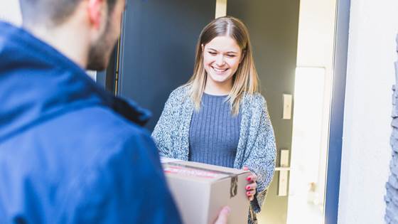 Gjør hjemlevering at vi reiser mer miljøvennlig?