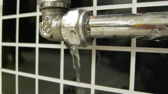 Slik unngår du vannskader i ferien