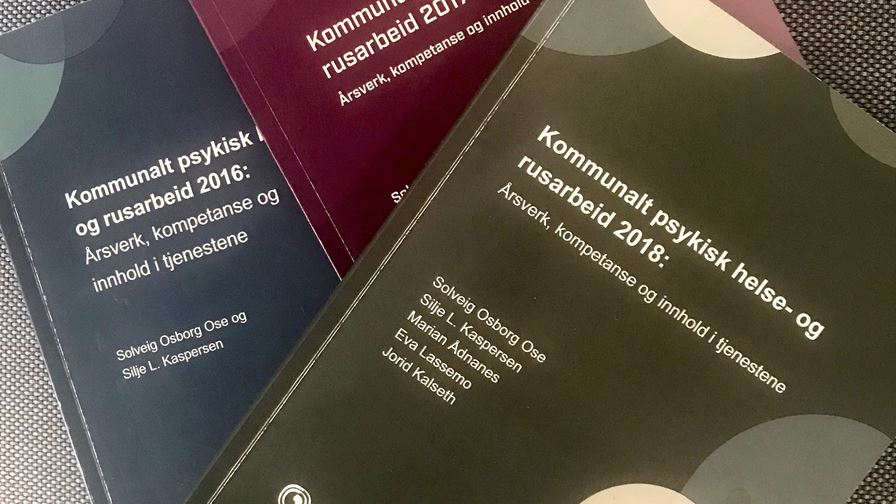 Kommunalt psykisk helse- og rusarbeid: Årsverk, kompetanse og innhold i tjenestene - IS-24/8