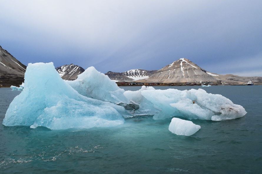 PharmArctic - Kilder, bioakkumulering og alternativer for skadebegrensning fra legemidler i det marine miljøet rundt bosetningene på Svalbard - en tverfaglig tilnærming.