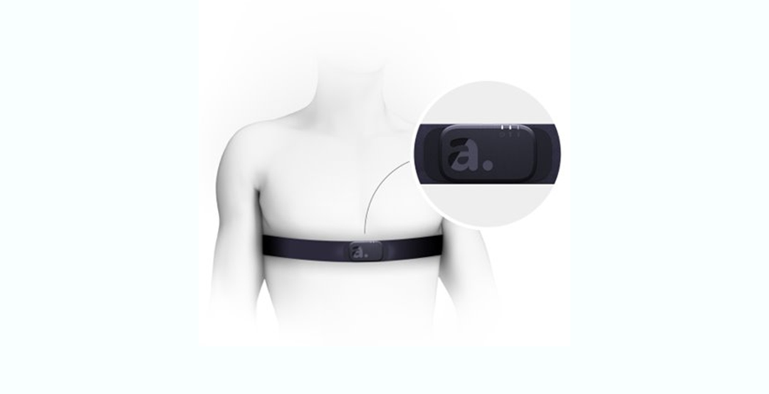 Unique for this device is that it measures the blood pressure of the patient continuously