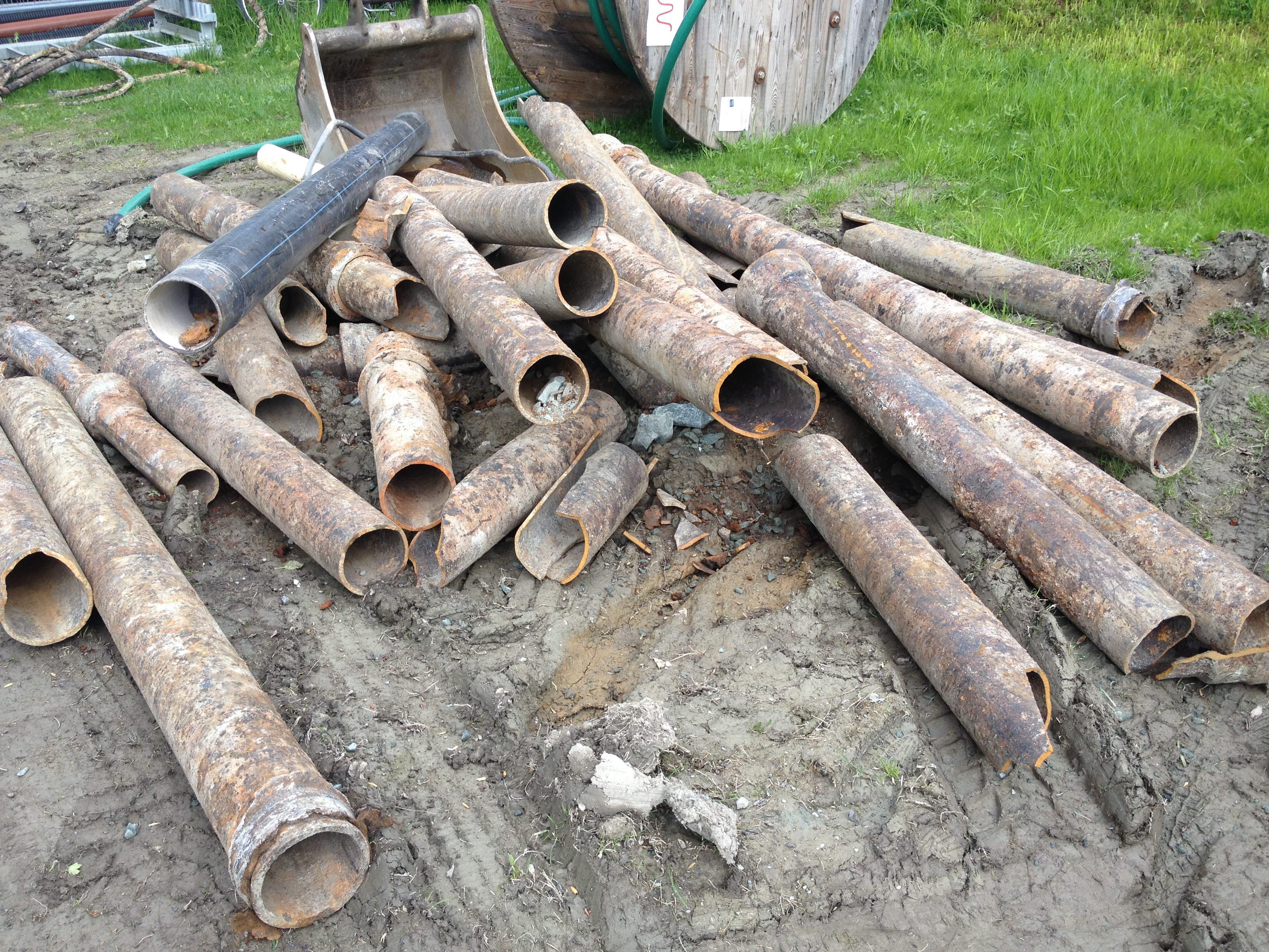 Gamle, rustne rør