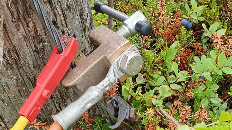 Homemade Erde Device Earth electrode systems - SINTEF