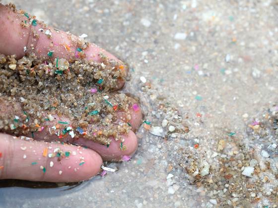 Microplastic and nanoplastic analysis and test materials