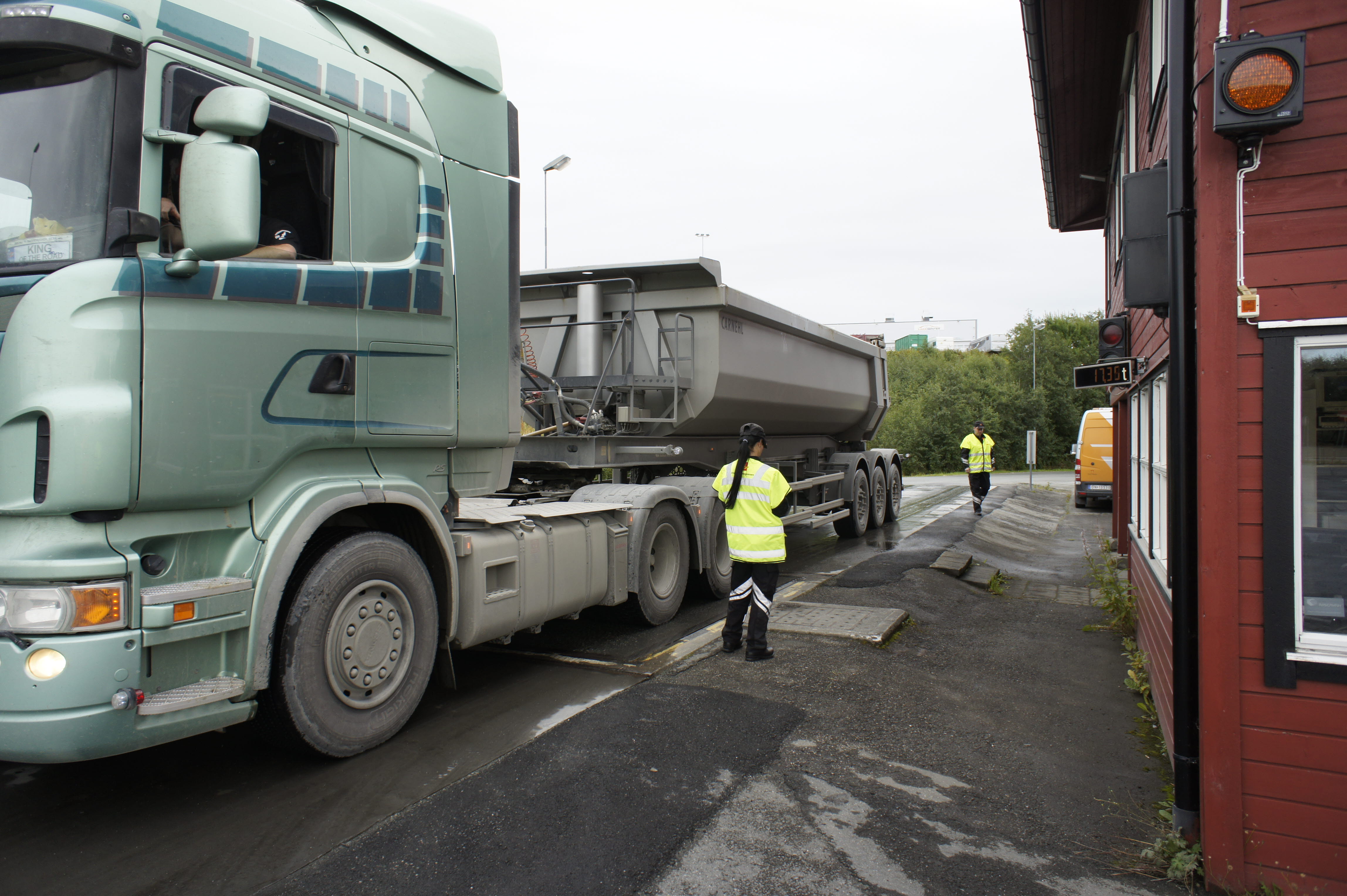 Weighing trailers on the road