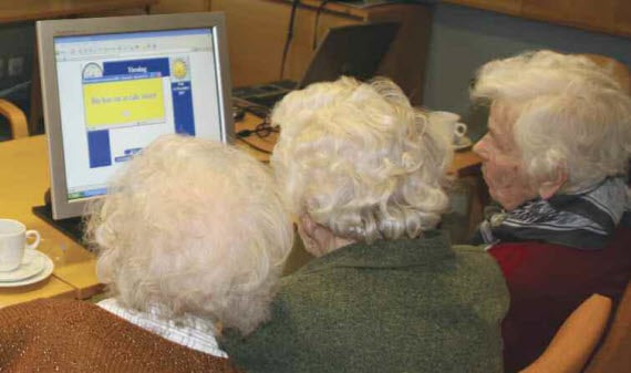 Picture of users testing the MPOWER software