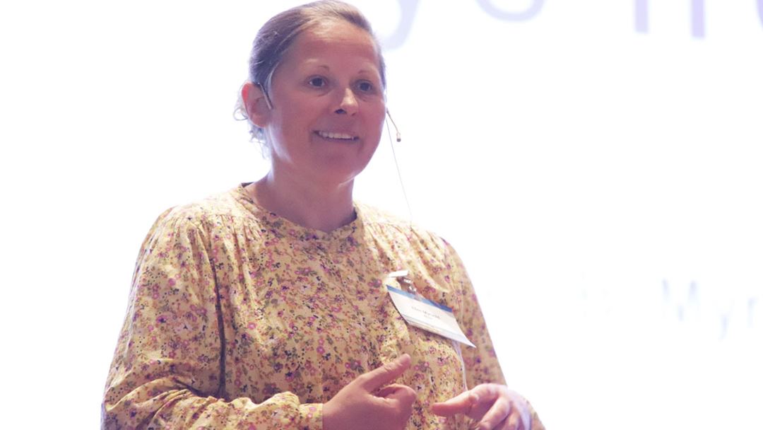 Ellen Myrvold, Alcoa.