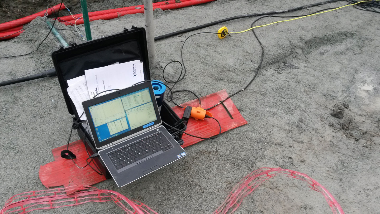 Avansert programvare og teknologi for å beregne og overvåke overføringskapasiteten i sanntid skal utvikles for å utnytte kablenes kapasitet bedre. 