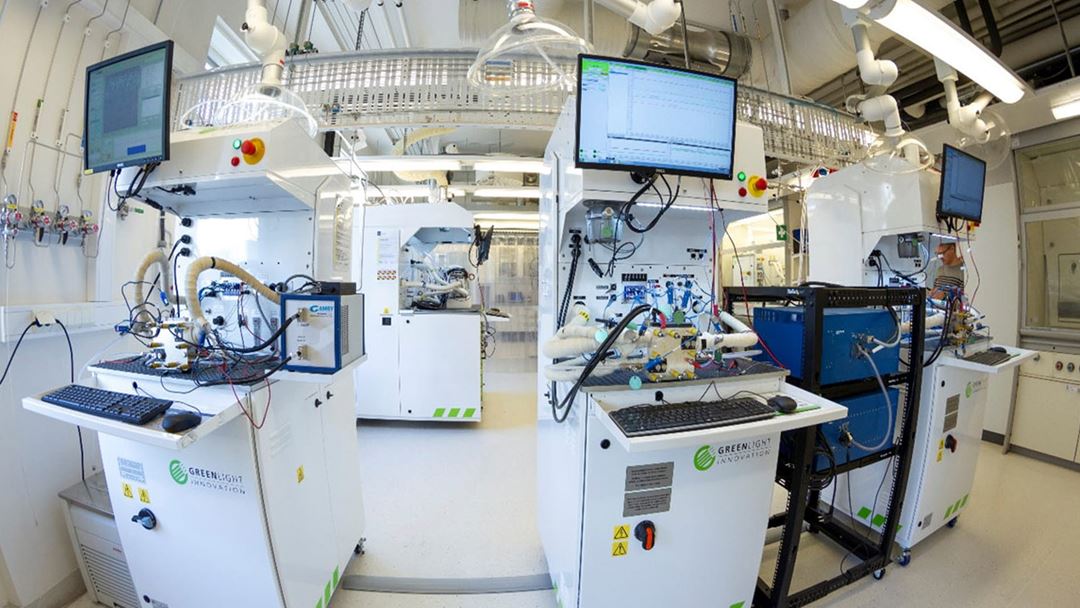 The Low Emission Centre studies fuel cells in the SINTEF Low Temperature Electrolysis and fuel cell laboratory.