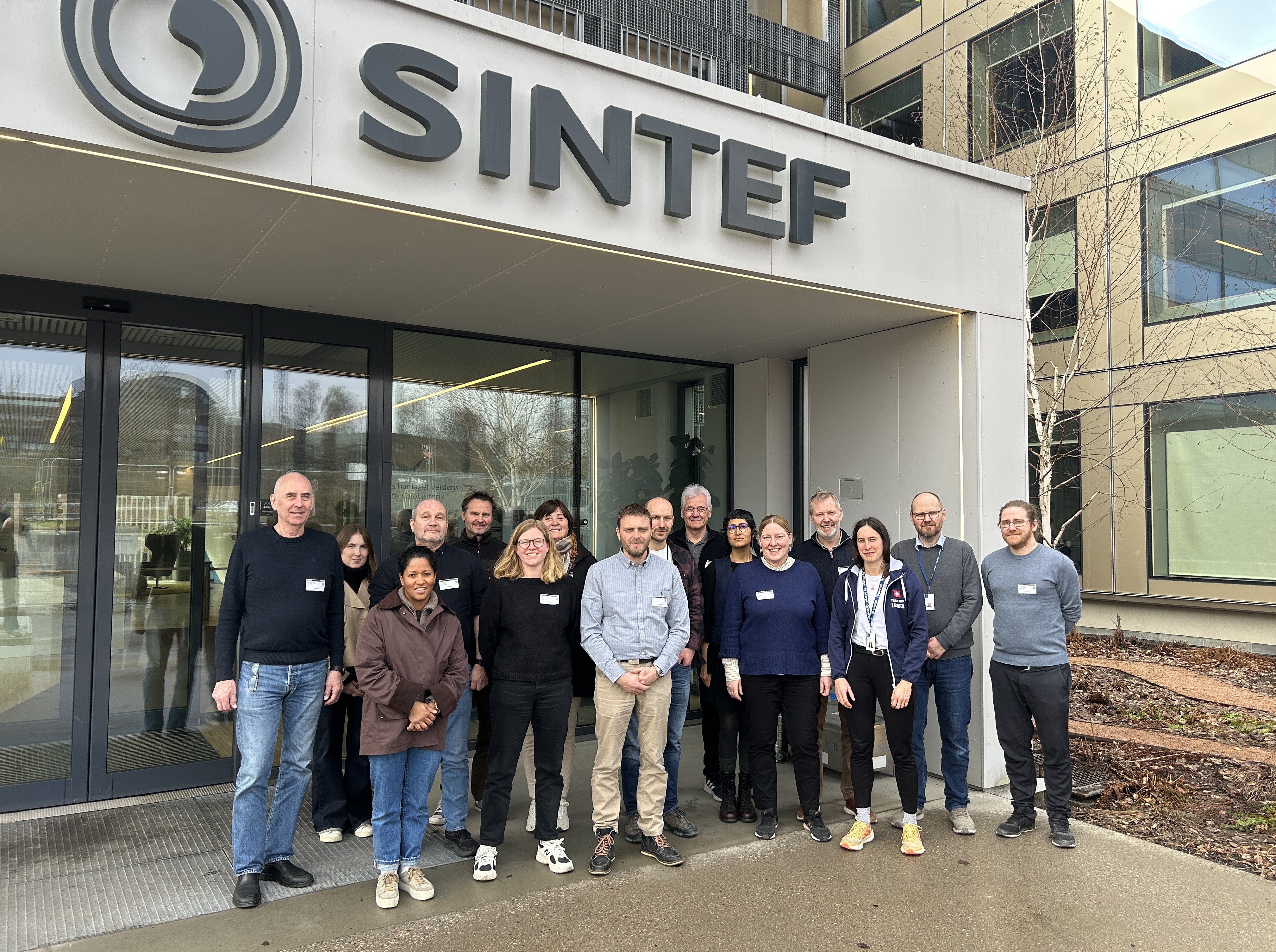 Gruppebilde av partnerne i SNOWLAND