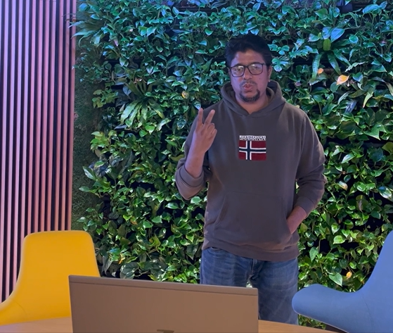 Norsk KI-system oversetter tegnspråk i sanntid