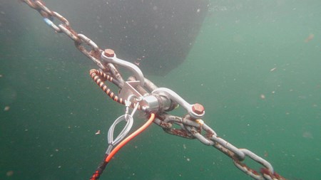 Close up of shackle strain measurement.