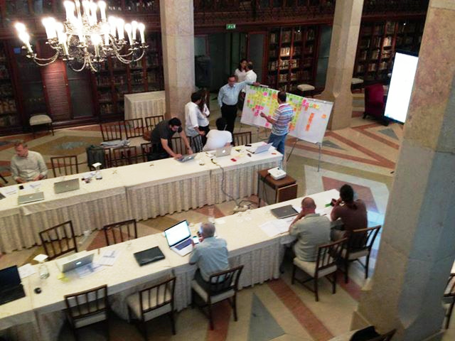 Workshop i Lisboa. Her satses det på språkopplæring, og man prøver å koble de som vil lære språk med de som vil hjelpe. Foto: SINTEF.