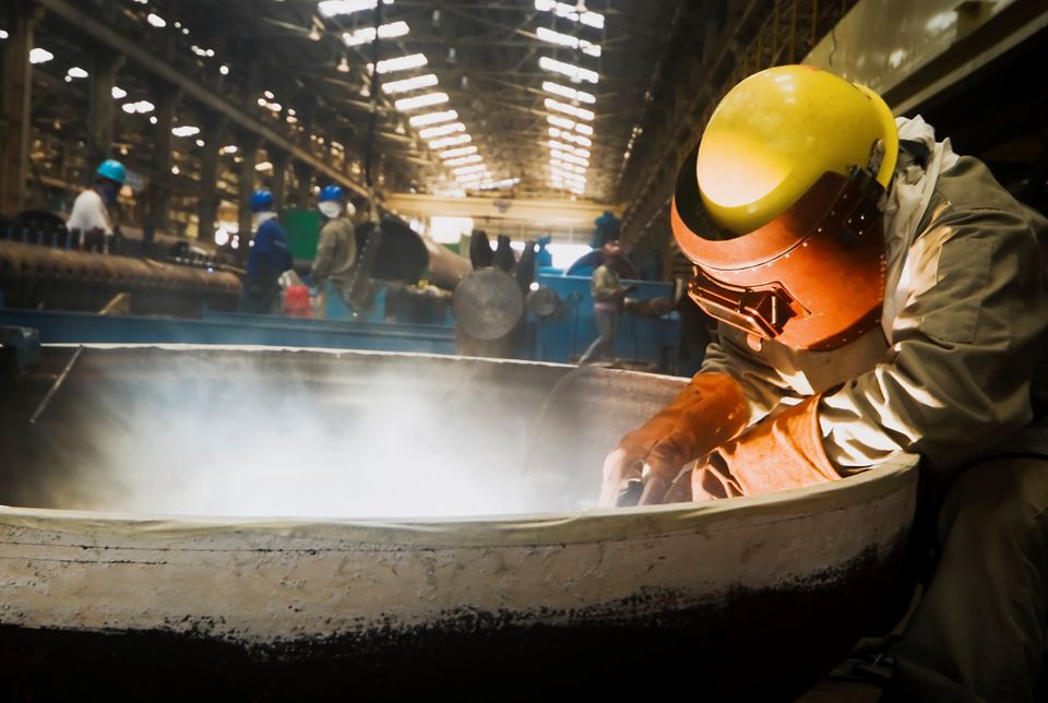 I den ferske rapporten går ekspertgruppen helt tilbake til å utdanne de menneskene som skal finne opp nye og bedre løsninger for å nå klimamålene: Matematikk, fysikk, kjemi og biologi må styrkes betraktelig i videregående skole. Illusttrasjonsfoto: Photos.com